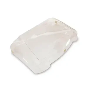 Funda protectora transparente diseñada para cubrir equipo, ideal para proteger contra el polvo y daños.