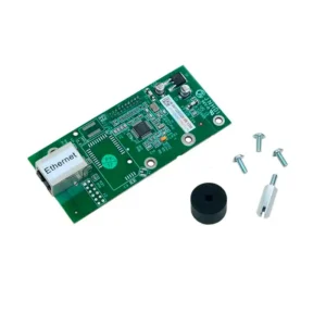 Placa de circuito Ethernet con componentes y tornillos